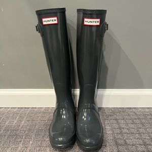 Hunter rain boots, patent gray, size 5
